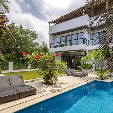 Deluxe Apartment, 75 M From Balian Surf Spot