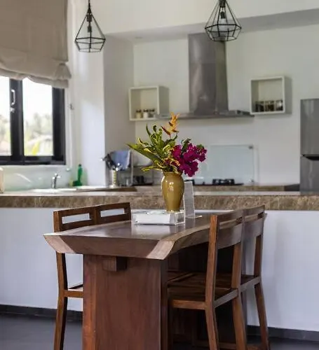 アパート Deluxe Apartment, 75 M From Surf Spot Balian